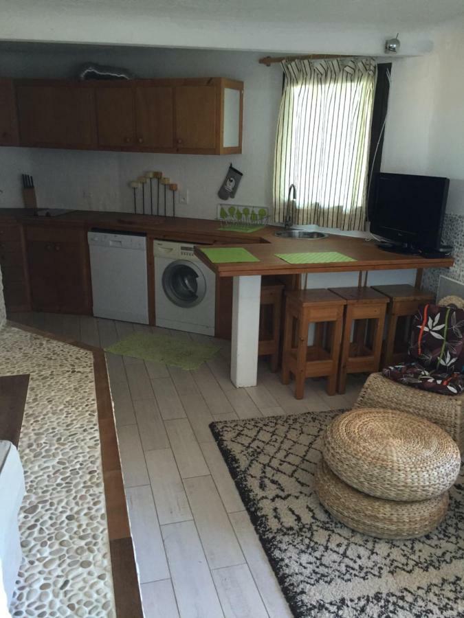 Appartement Le Baou  les pieds dans l'eau à Carqueiranne Extérieur photo
